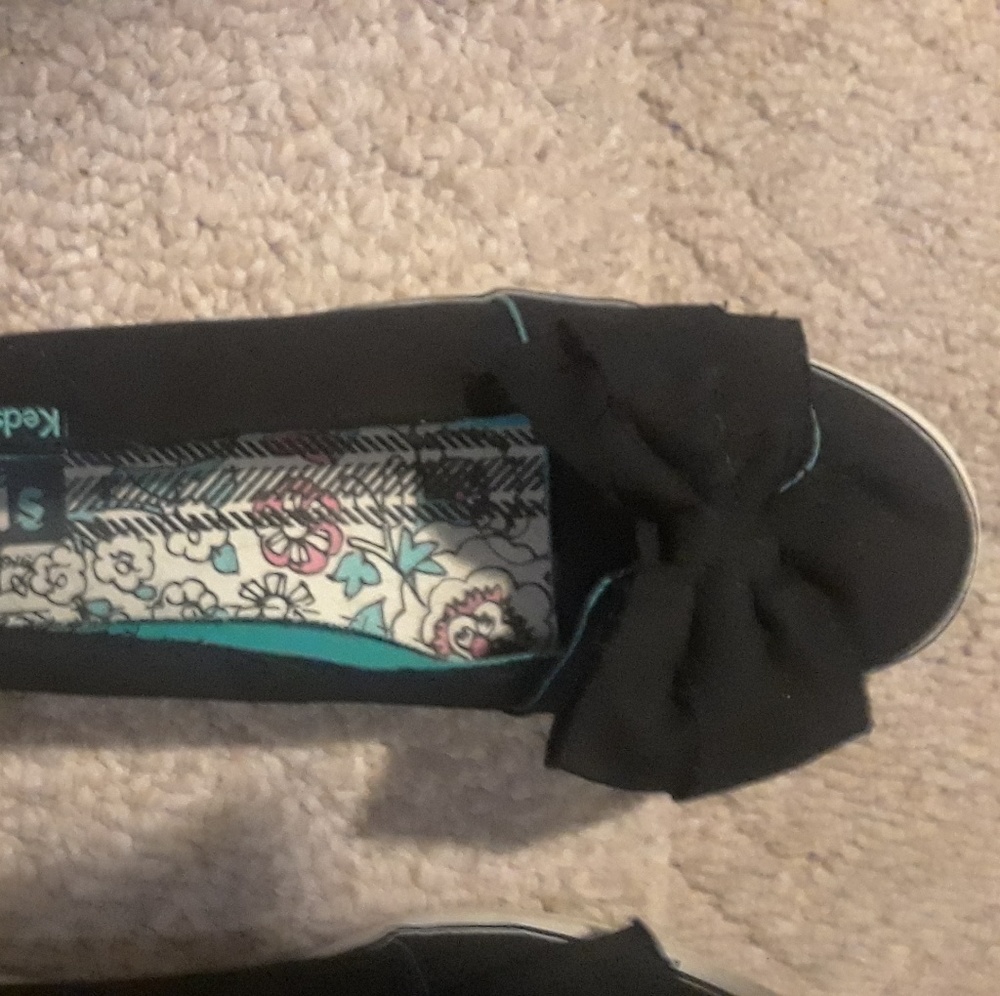 Shoes - Picture 2 of 4